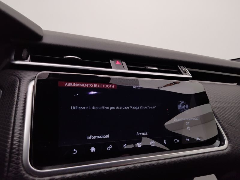 GuidiCar - LAND ROVER Range Rover Velar 2018 Velar 2.0 i4 R-Dynamic 240cv auto Usato
